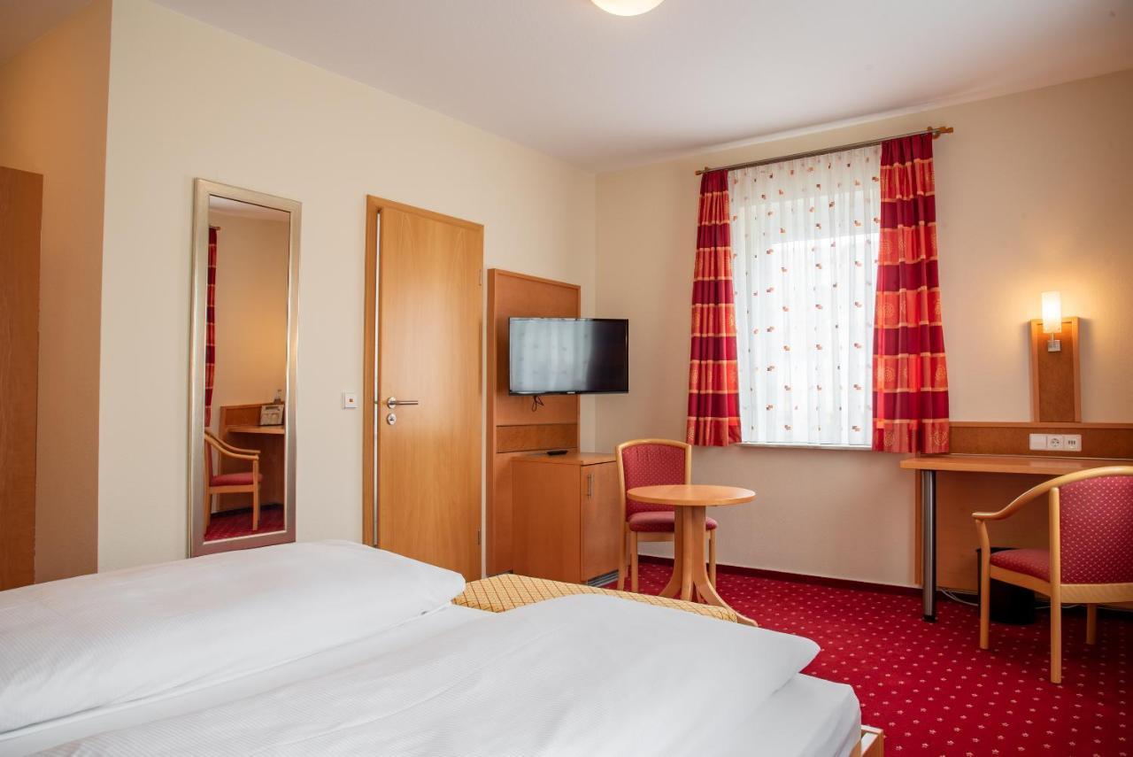 Hotel & Restaurant Post Laichingen Exterior photo